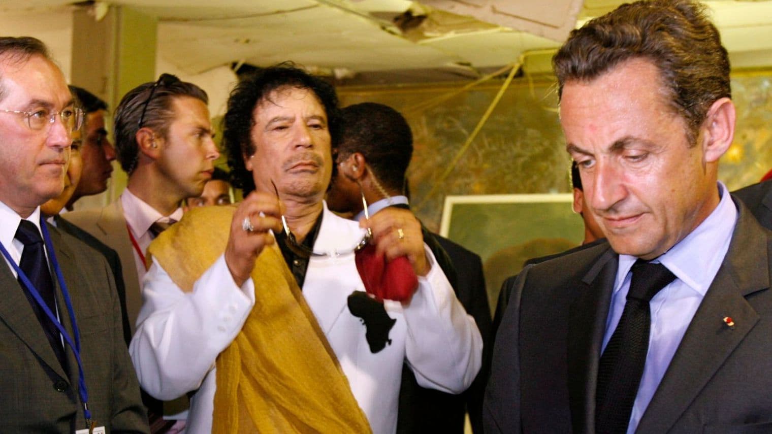 Pourquoi l’affaire Sarkozy-Kadhafi reste-t-elle au point mort?
