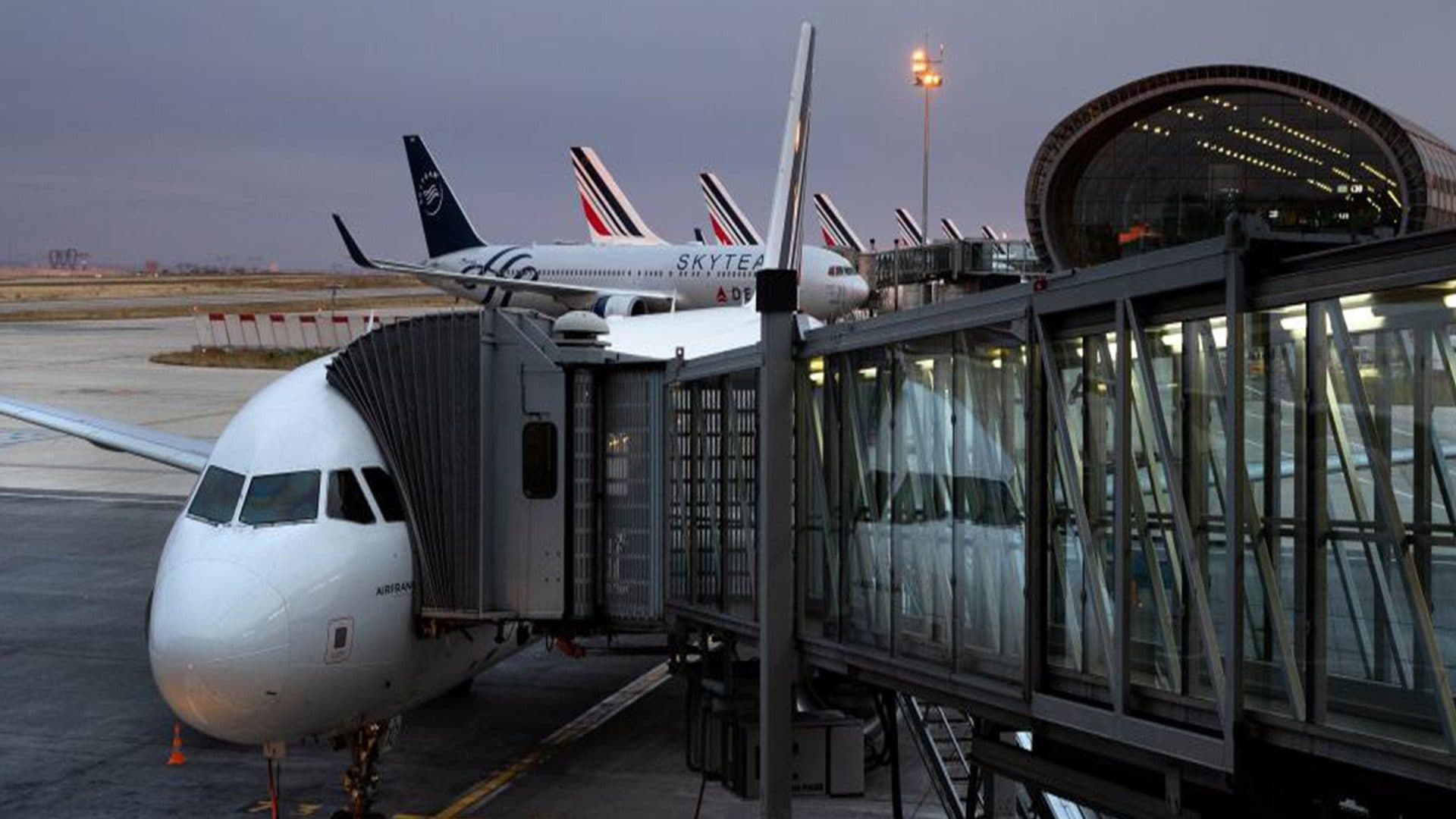 Le gouvernement veut mettre en place une écotaxe de 1,50 euro à 18 euros sur les billets d'avion à partir de 2020