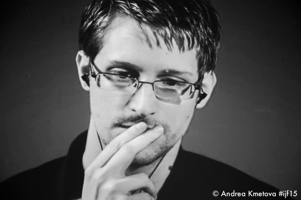 Snowden « aimerait beaucoup que la France lui accorde l’asile ». Macron, qu'en penses-tu ?