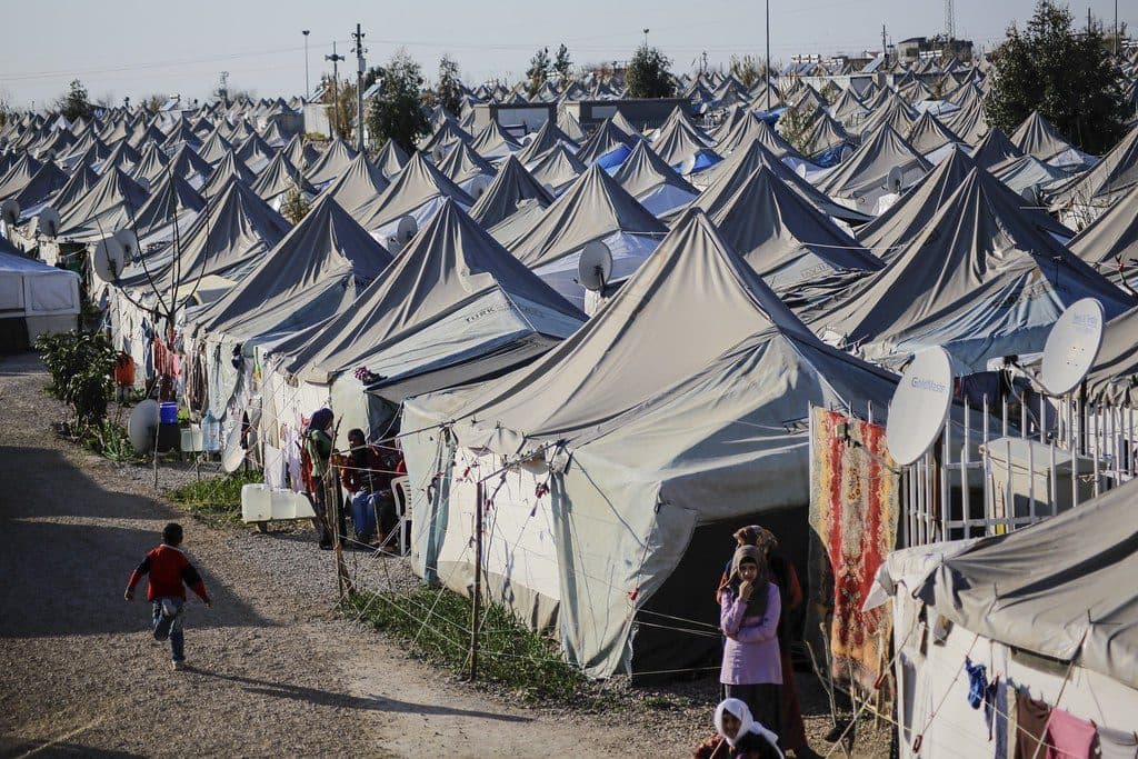 Intervention turque en Syrie : l'Europe s'émeut, Erdogan menace de laisser passer les réfugiés