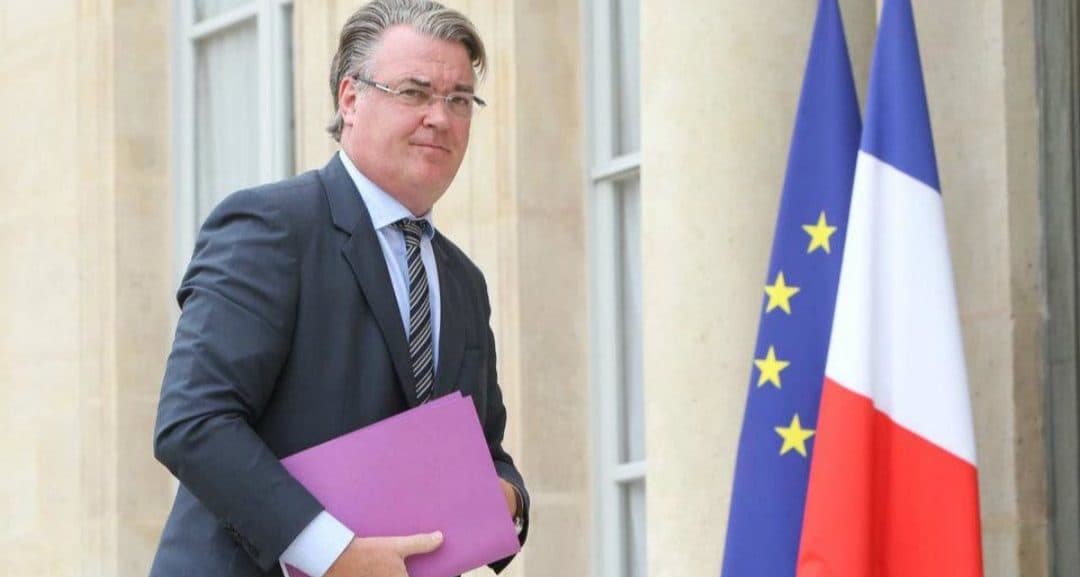 Delevoye, chargé de la réforme des retraites, était un cumulard (en violation de la Constitution)