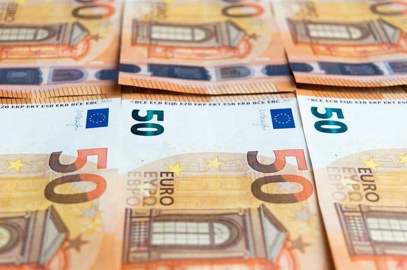 C'est Noël pour les banques : la dette de la France dépasse son PIB annuel