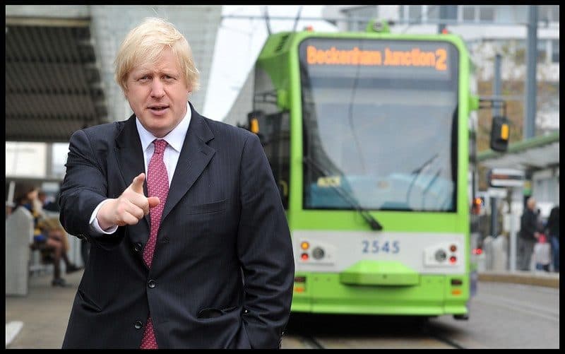 Brexit : Johnson annonce une hausse du salaire minimum de 6,2%