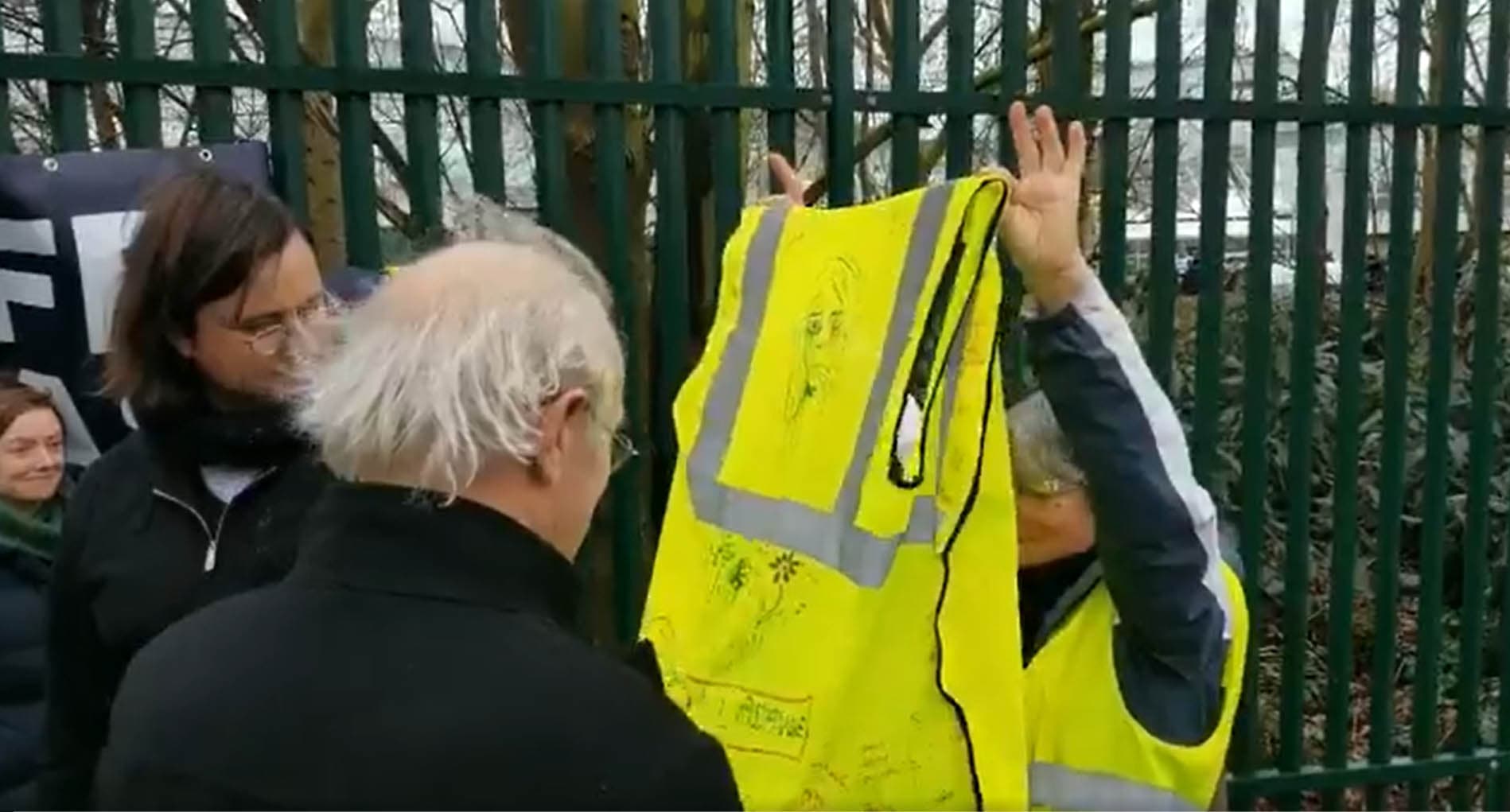 « L’Histoire est en train de nous juger en ce moment » : des Gilets Jaunes soutiennent Assange à Londres