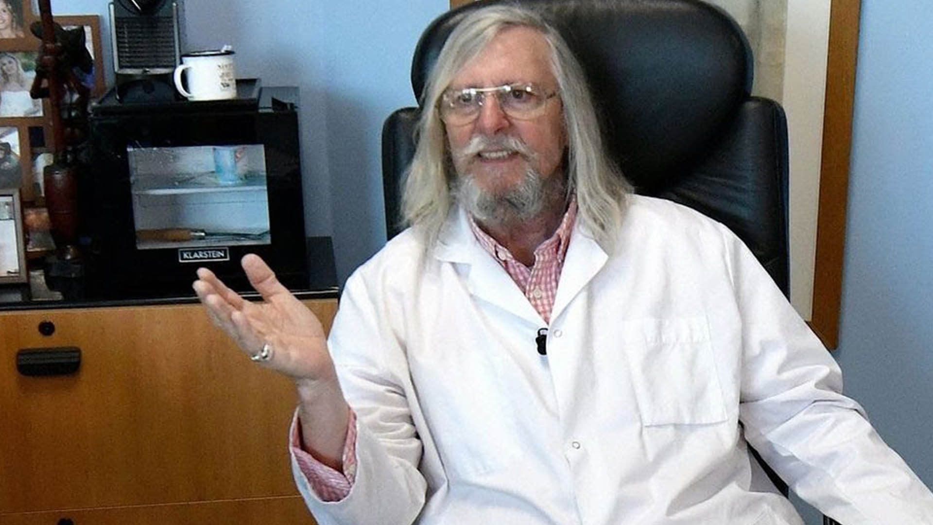 Virage à 180° sur l'usage de la chloroquine : le gouvernement donne raison au Professeur Raoult !