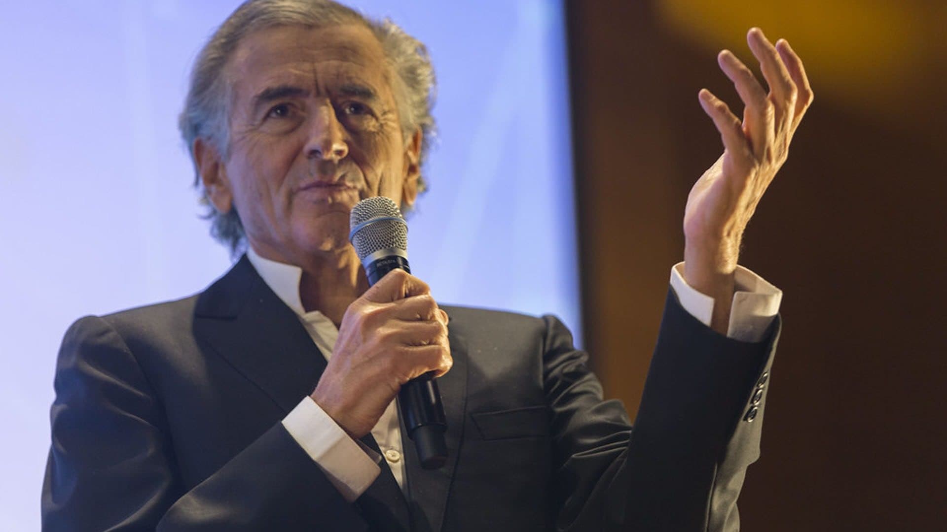 Coronavirus : « Les gens se sont fait avoir par les médias, les médecins et le pouvoir », affirme Bernard-Henri Lévy
