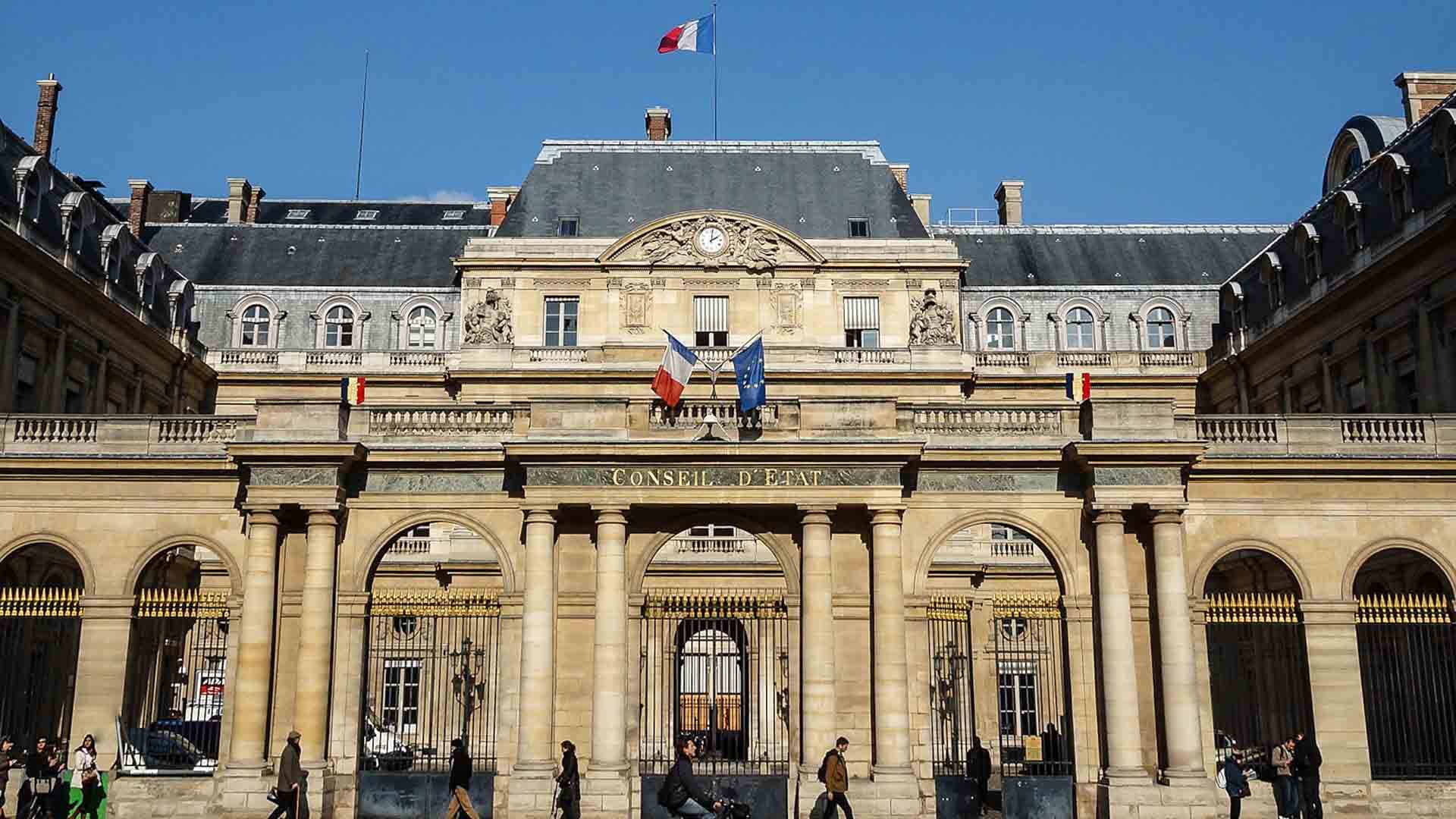 Le Conseil d'État rétablit la liberté de manifester