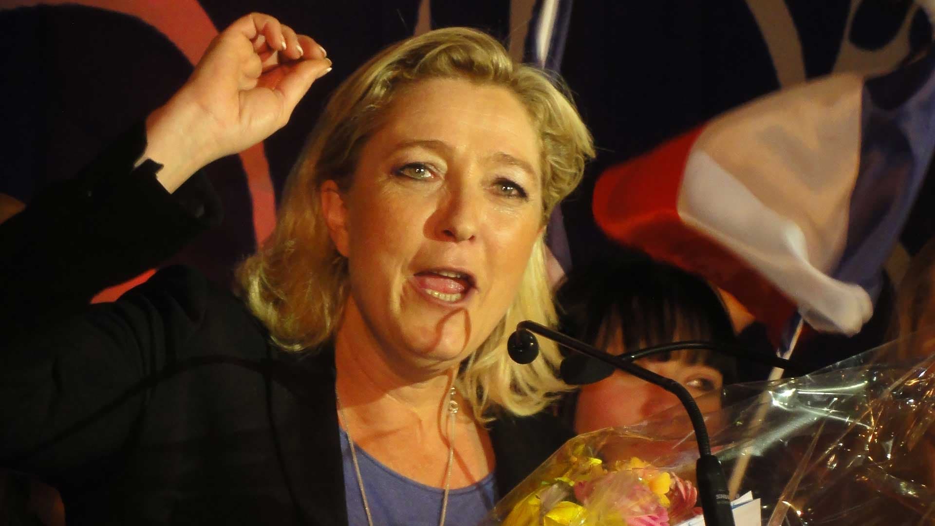 Marine Le Pen soutient la libérale Rachida Dati puis nie l’existence d’un « problème de violences policières »