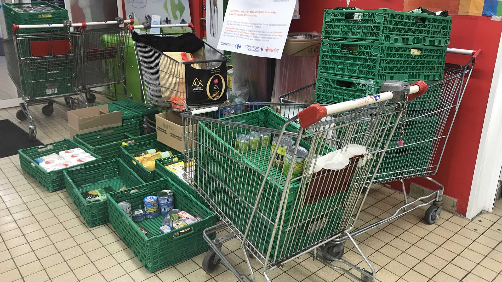 Distribuer de la mal-bouffe aux pauvres tout en défiscalisant : les dérives de l’aide alimentaire