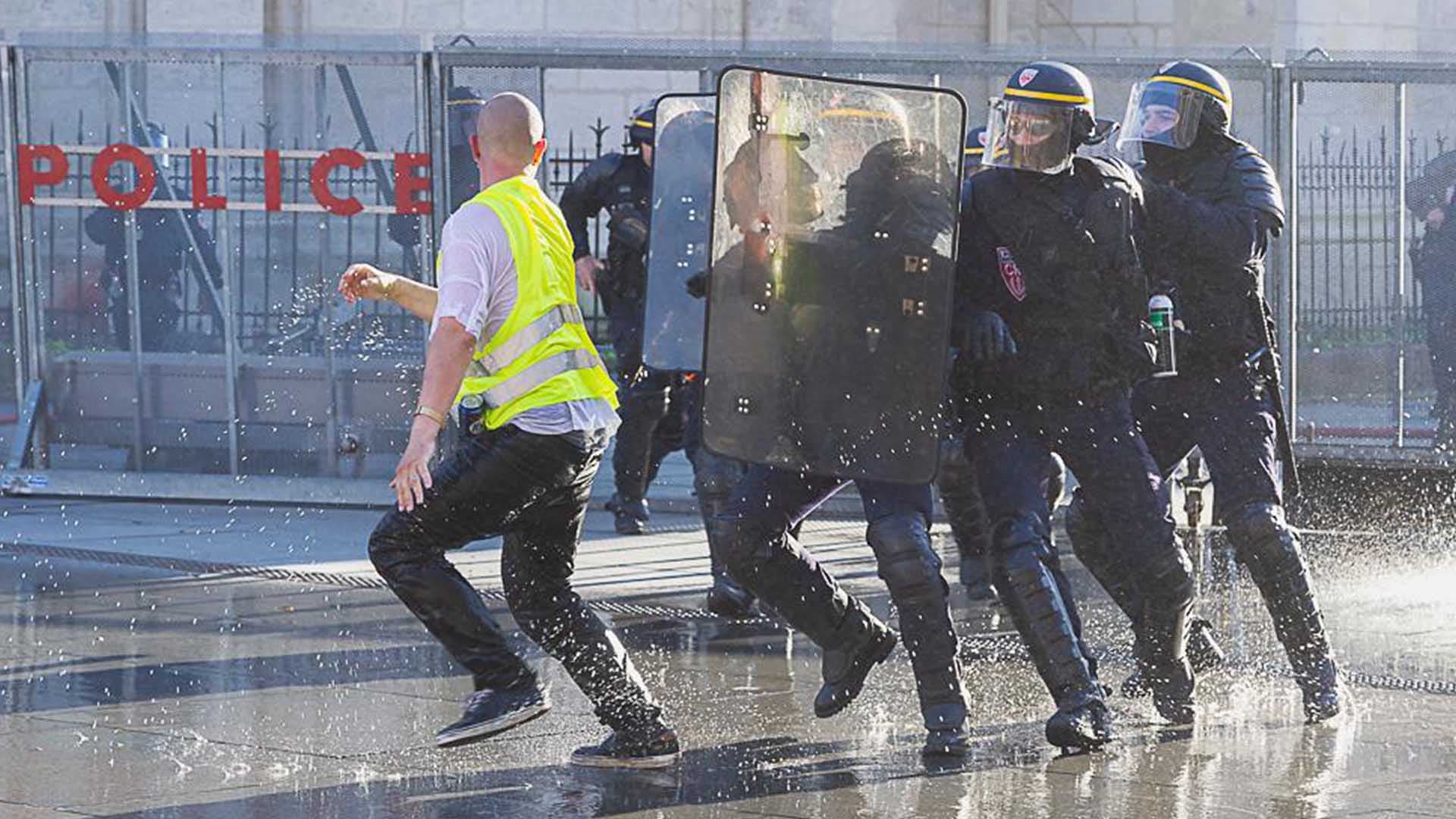 Pour Amnesty International, la liberté de manifester est en danger en France