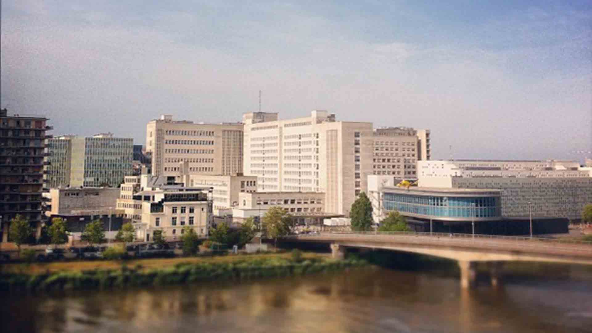 Covid-19 : plus de 100 lits fermés au CHU de Nantes faute de personnel