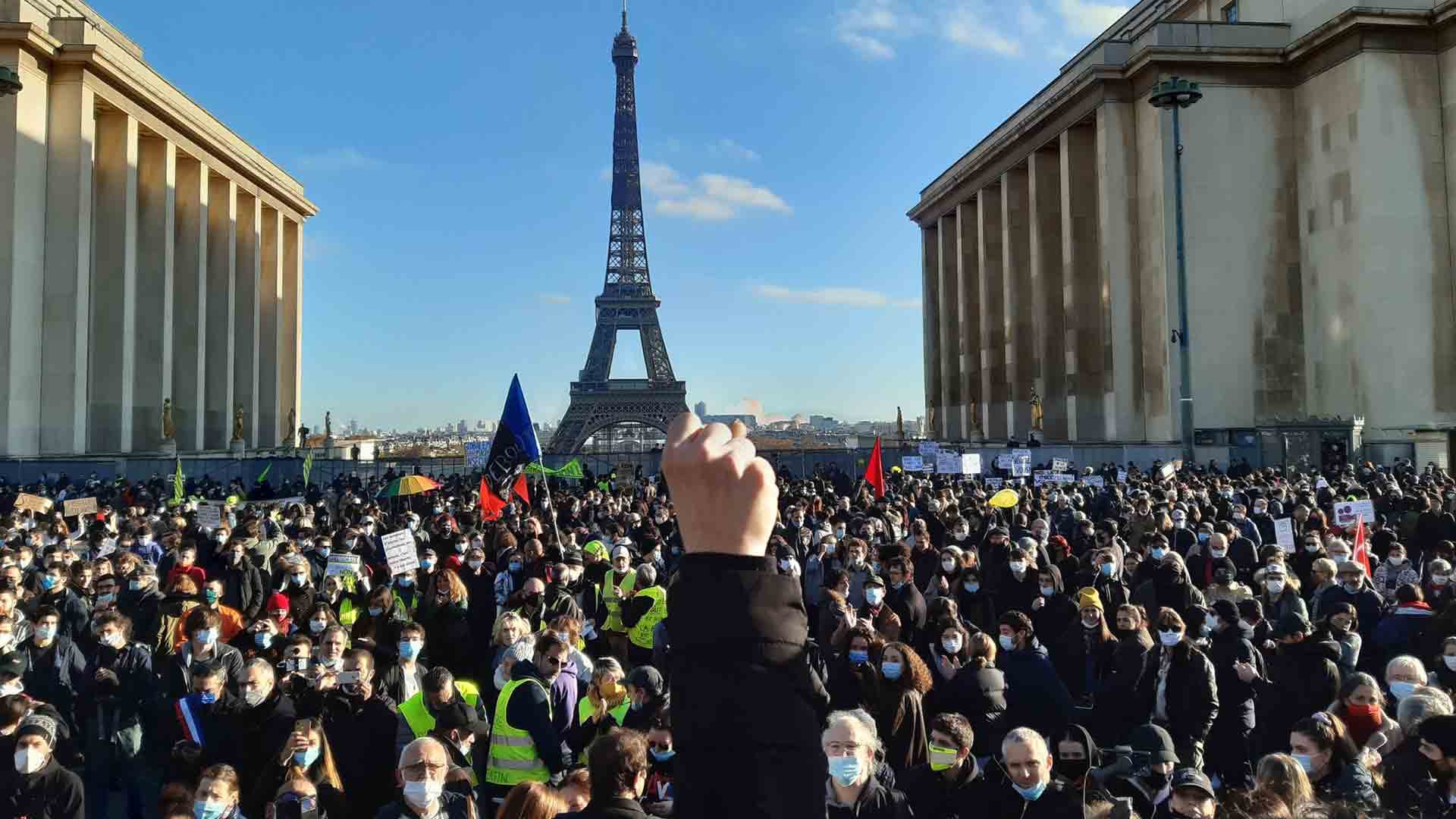 Partout en France, de grosses manifestations protestent contre la loi sécurité globale