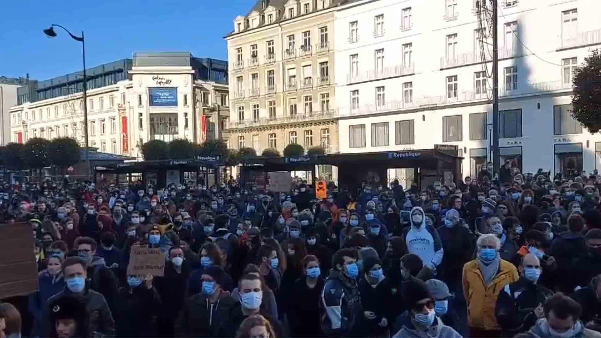Mobilisation dans toute la France contre la loi Sécurité globale dans un contexte tendu