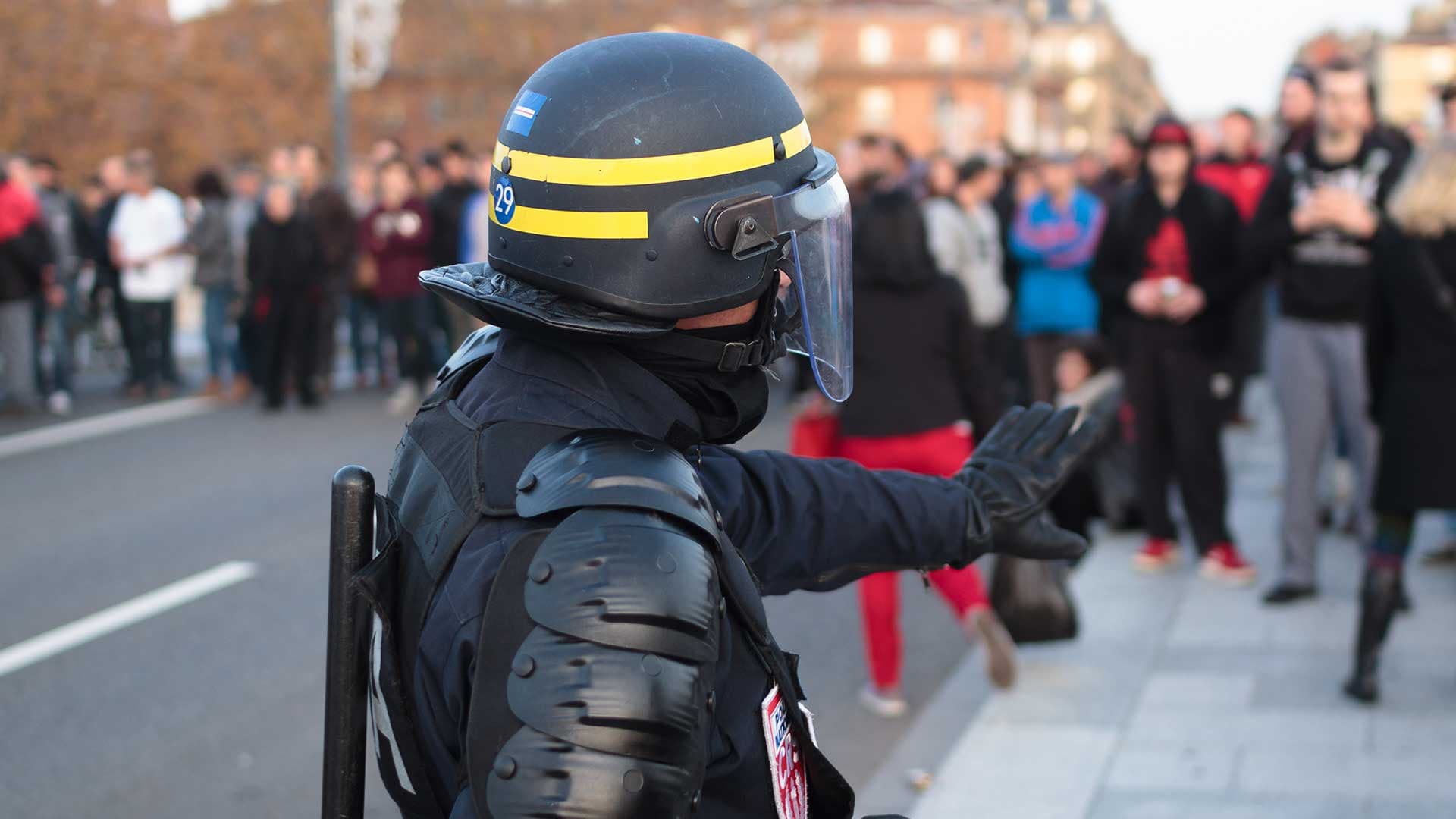 « Policiers délinquants », « niveau collège », « surpoids » : l'effondrement des exigences des concours de la police inquiète