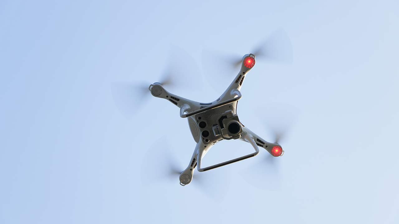 La CNIL réclame l'arrêt de l'usage de drones avec caméras par les forces de l'ordre