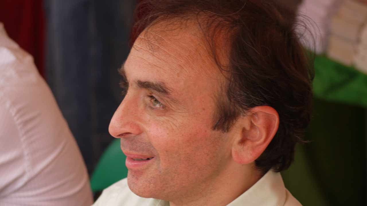 Éric Zemmour ne ferme pas la porte à une candidature présidentielle en 2022