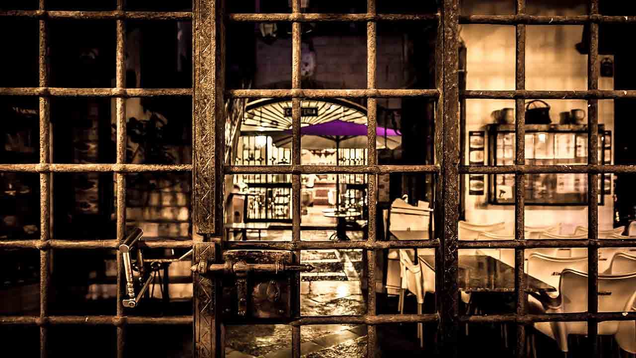 « On n'a eu droit à rien » : ces restaurateurs oubliés du fonds de solidarité