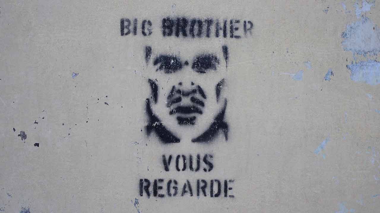 Vous espionner sur facebook ou leboncoin pour traquer la fraude fiscale, la nouvelle trouvaille de la Macronie
