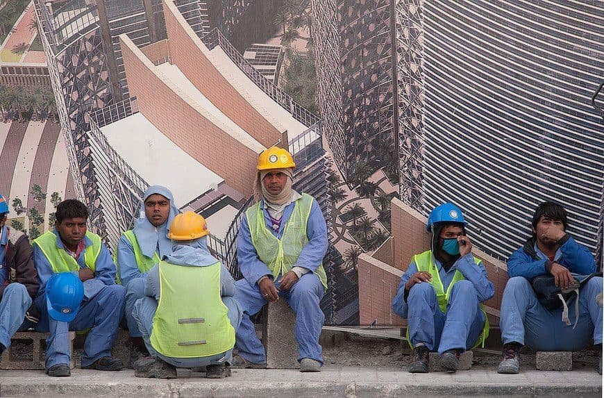 Coupe du monde de foot : plus de 6.500 migrants seraient morts sur les chantiers du Qatar