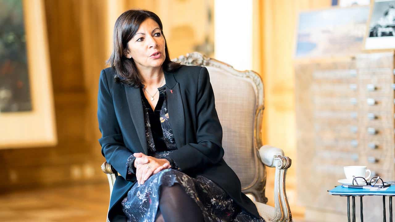 Paris : Anne Hidalgo s'emmêle sur le confinement