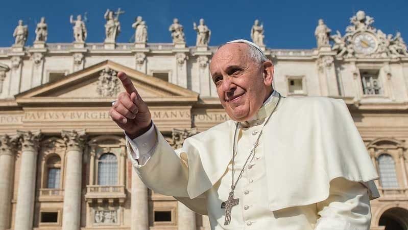 Julian Assange a reçu un message personnel du pape François