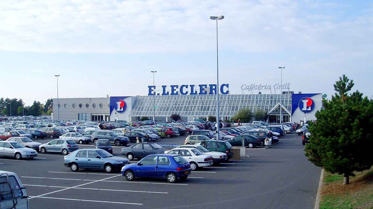 Une hôtesse de caisse de Leclerc licenciée après un achat de 4 euros pendant sa pause