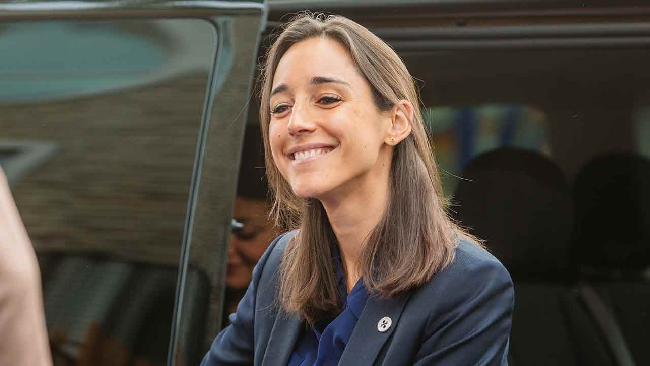 La députée Brune Poirson lâche son poste pour aller dans le privé et crache au passage sur ses électeurs