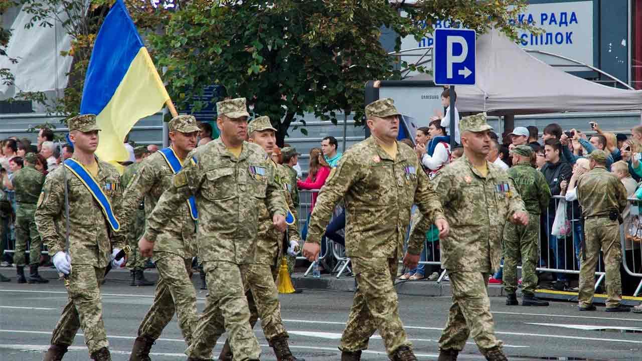 Guerre en Ukraine : un vent de guerre froide souffle sur l'Europe