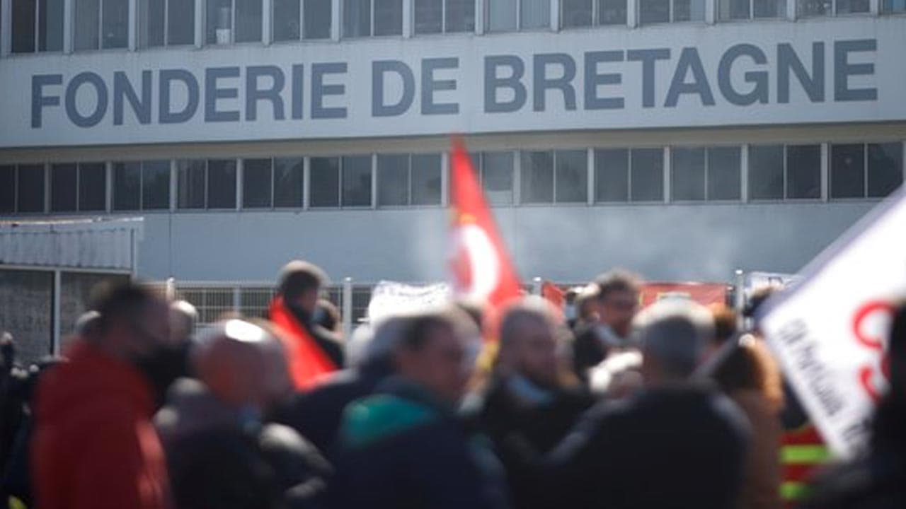 Bretagne : La direction d’une fonderie de Renault retenue par des salariés à l’intérieur de l’usine