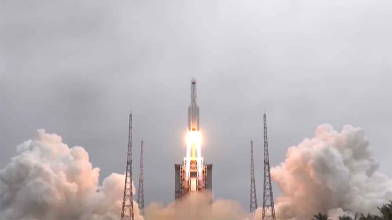 La Chine réussit le placement en orbite du module central de sa station spatiale