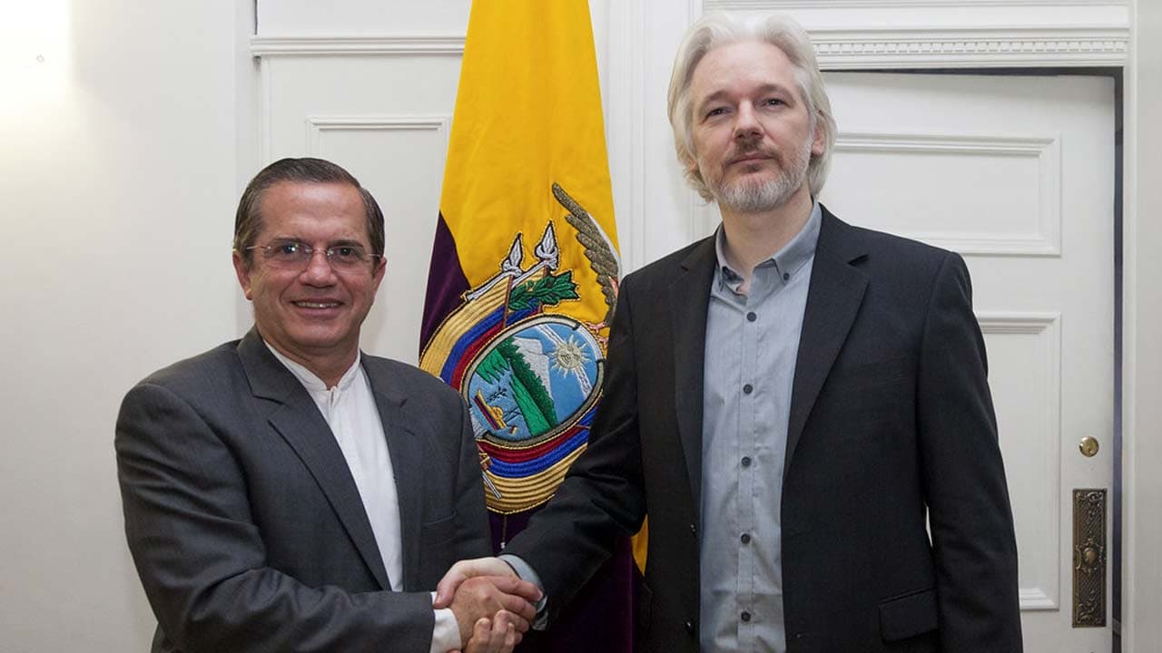 Londres a-t-il fait du lobbying auprès de l'Equateur pour mettre fin à l'asile d'Assange ?