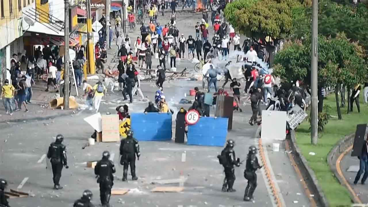 Colombie : alors que la répression des manifestations s'intensifie, Washington soutient Ivan Duque