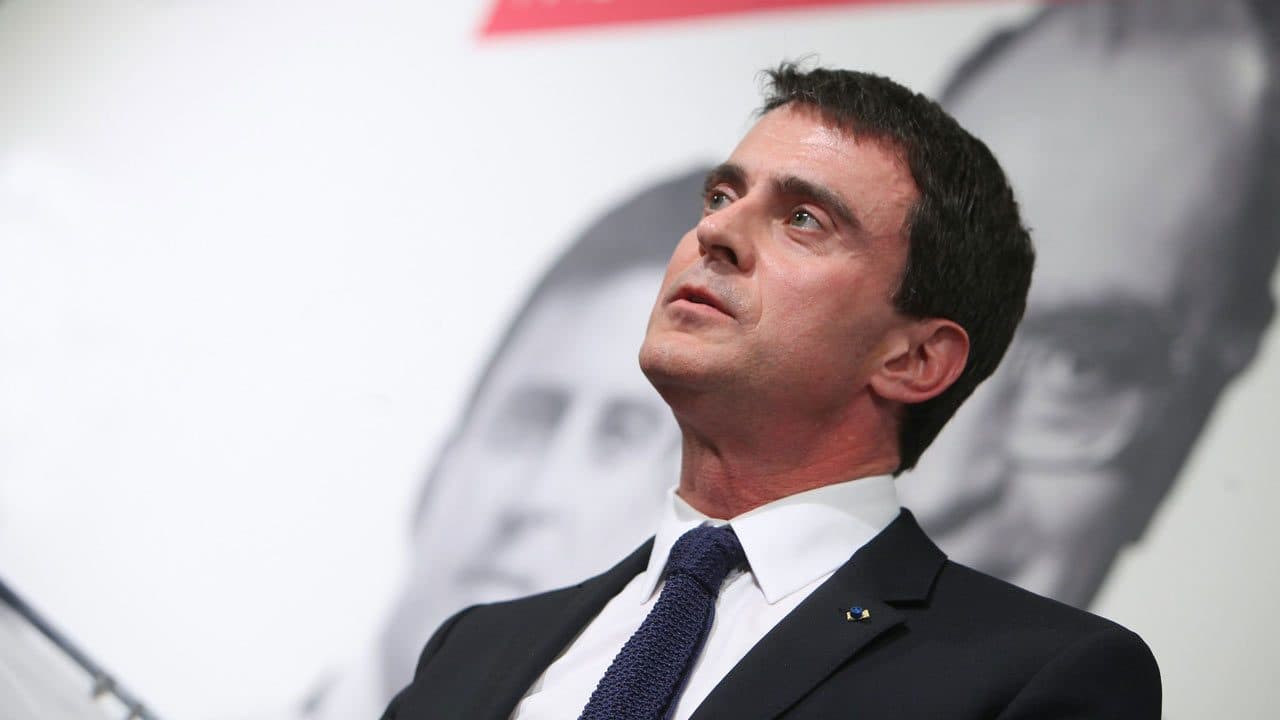 Attention, il est de retour : Manuel Valls quitte Barcelone et revient en France !