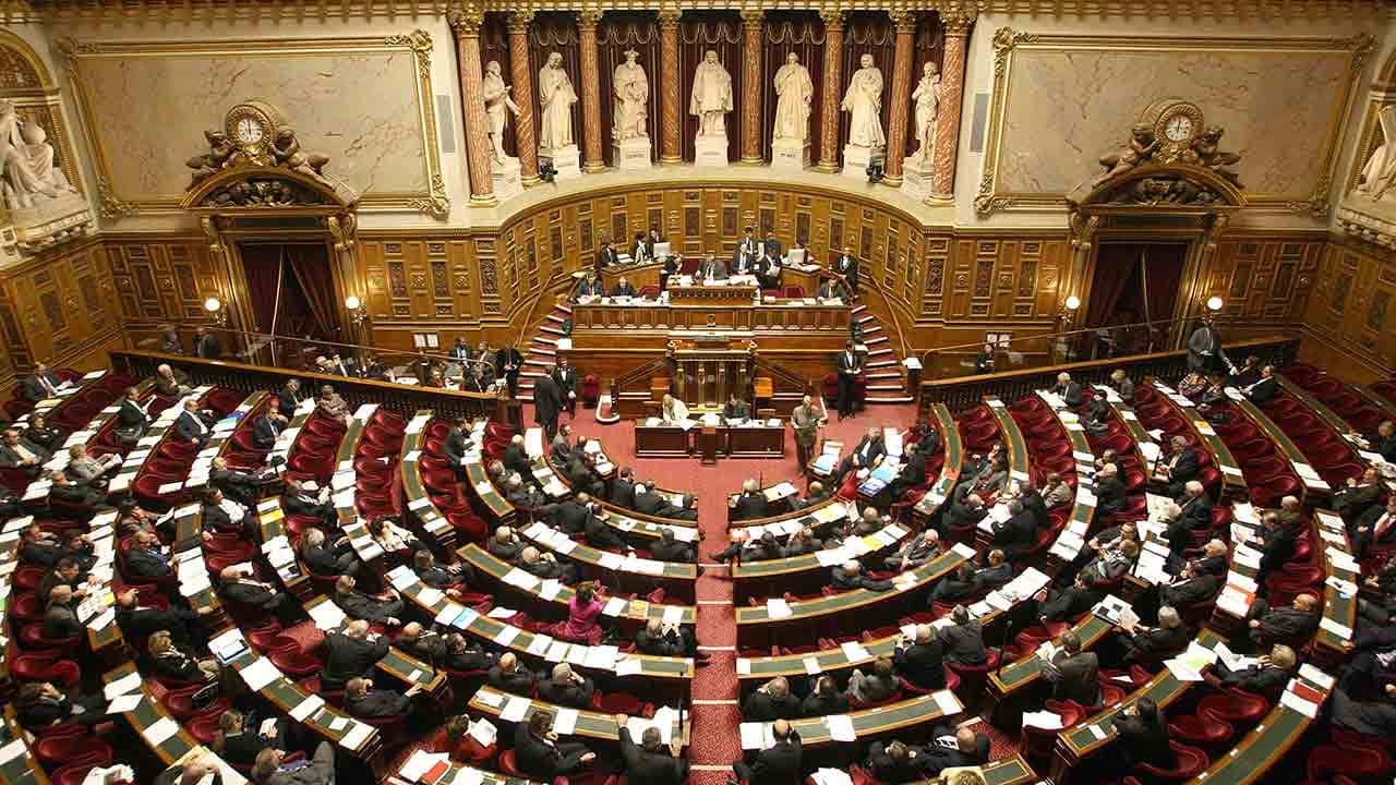 Covid-19 : un rapport du Sénat préconise la collecte de données personnelles pour prévenir les crises sanitaires