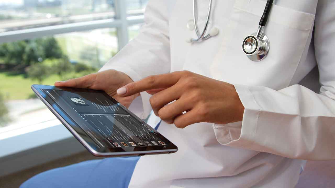 Doctolib a partagé des données privées avec Facebook !