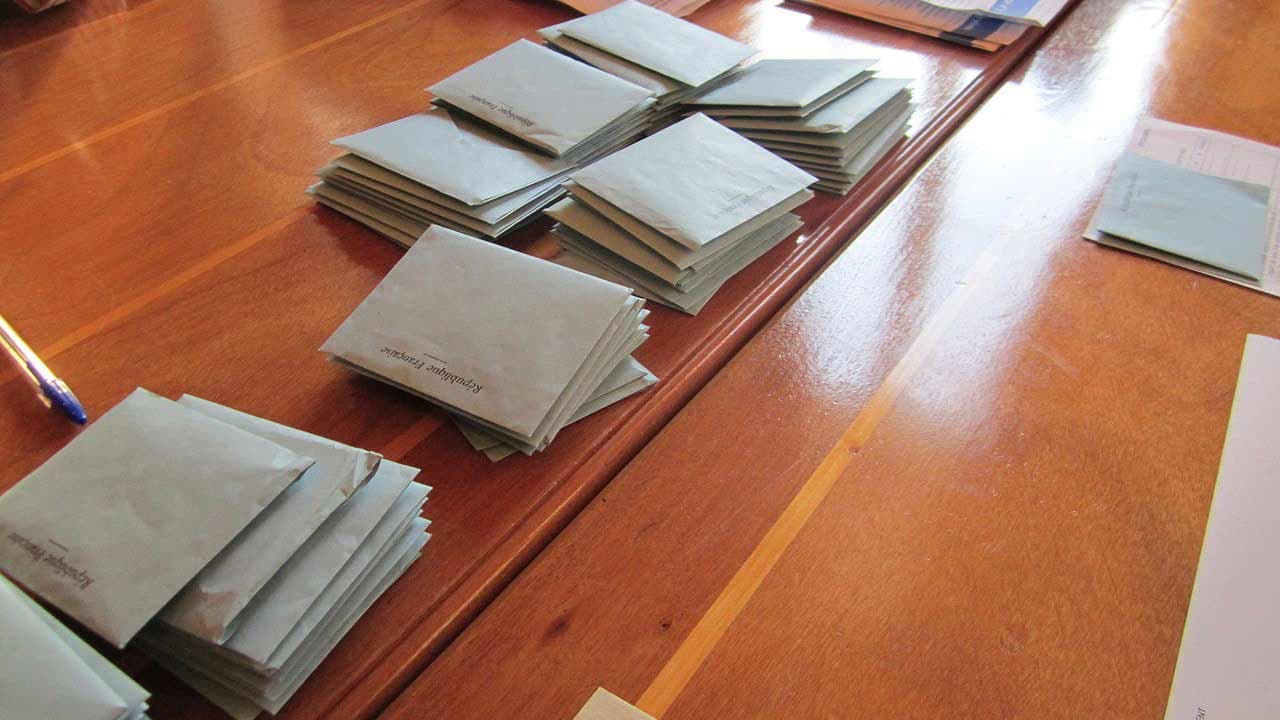L'abstention énorme aux régionales marque une lassitude envers les politiciens !