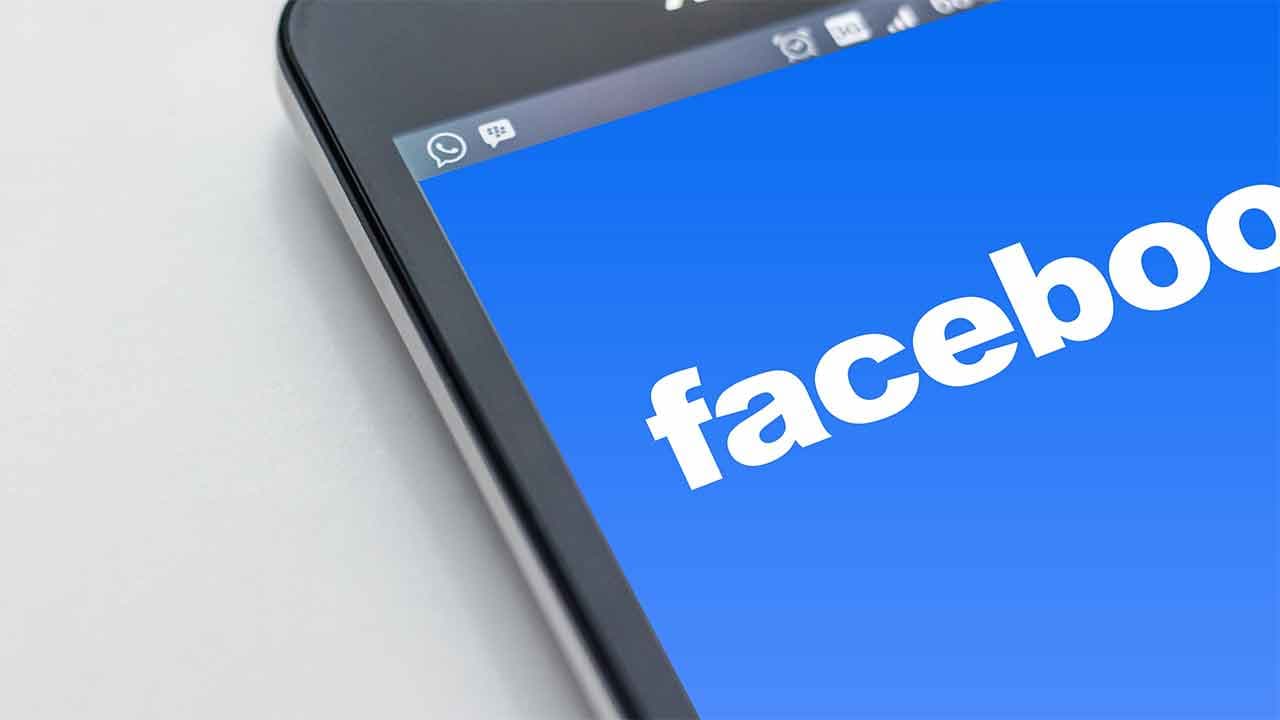 Facebook teste une nouvelle fonctionnalité qui demande si un contact devient un «extrémiste»