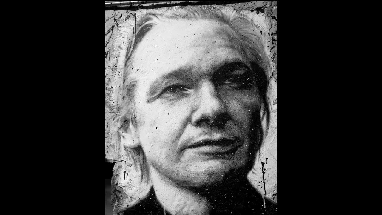 Fabrication de preuves et « autorisation limitée » d’extradition : des rebondissements dans l’affaire Assange