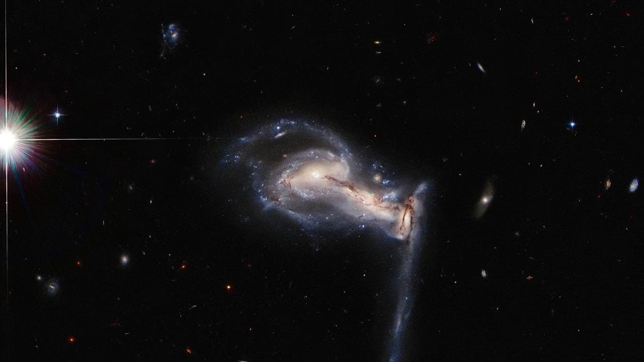 Grâce à Hubble, la NASA a capturé l'image de trois galaxies en fusion