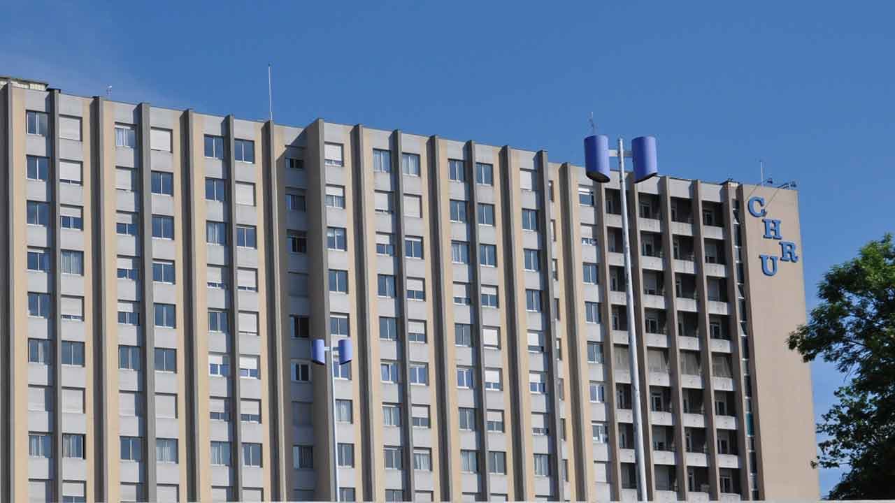 Une mesure « dangereuse » ? Le passe sanitaire dans les hôpitaux inquiète les professionnels de la santé