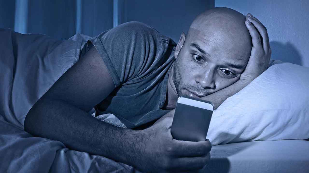 Les Français passent l'équivalent d'un tiers de leur vie sur Internet selon une étude