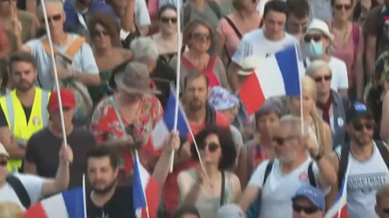 En continu : Sixième week-end de mobilisation contre le passe sanitaire