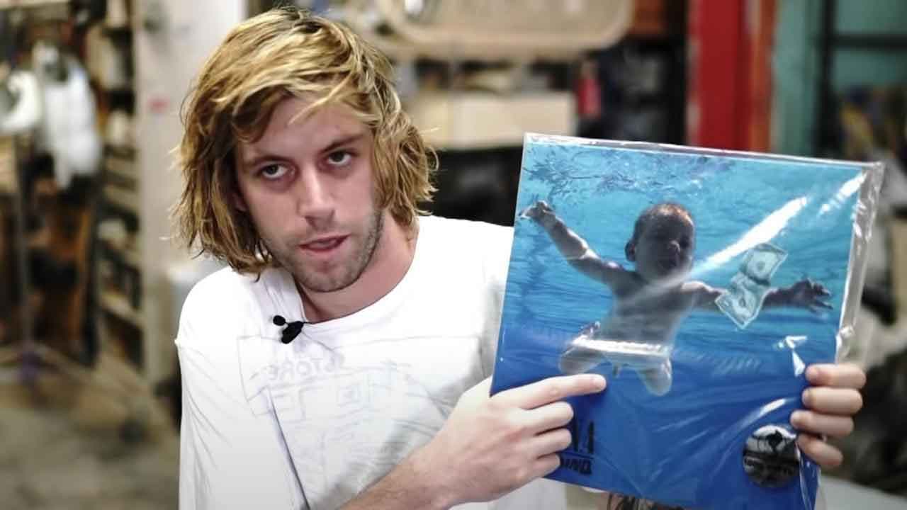 Le bébé sur la pochette de l'album Nevermind porte plainte contre Nirvana pour pédopornographie