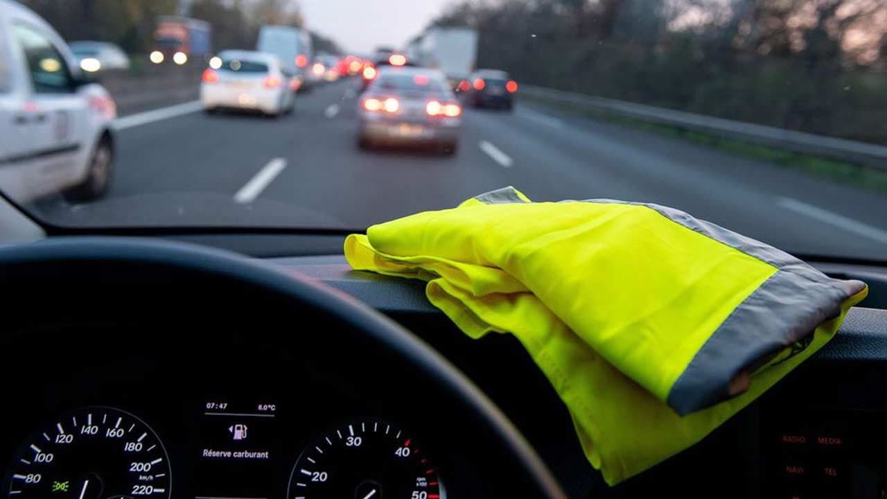 Hausse des prix du carburant : les Gilets jaunes sont de retour sur les ronds-points