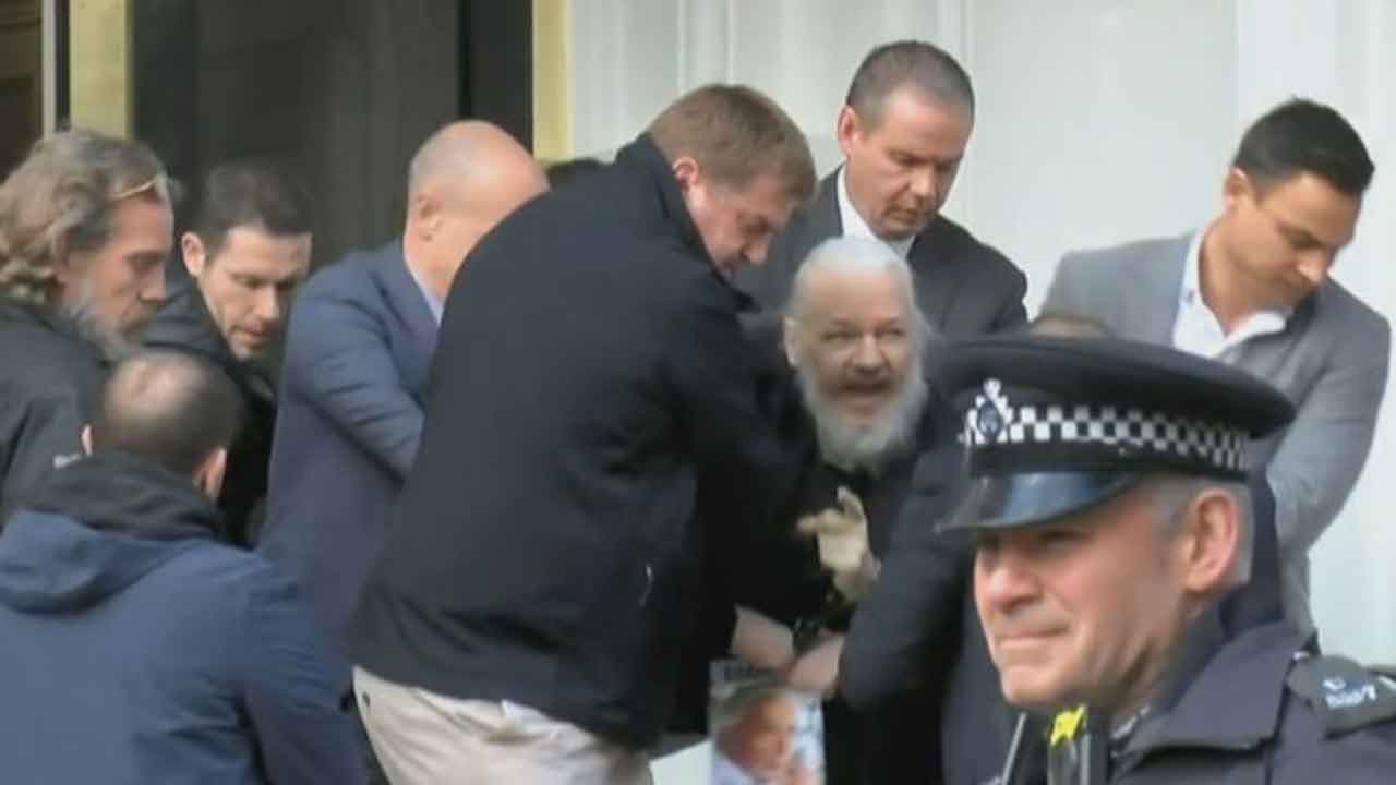 La justice britannique annule son refus d'extrader Julian Assange et donne raison aux Etats-Unis