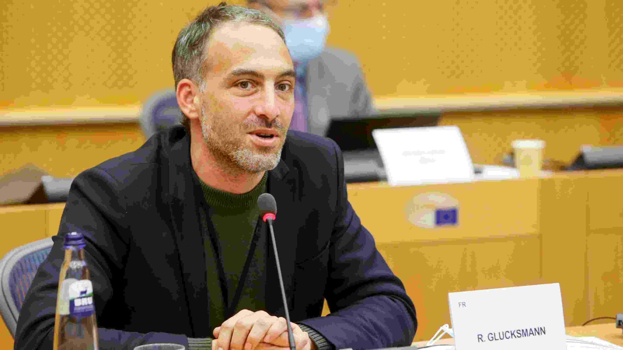 Sur la guerre en Ukraine : « Raphaël Glucksmann & consorts… fermez-là ! » – Le coup de gueule de Viktor Dedaj