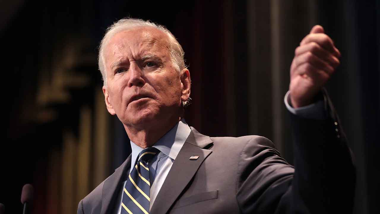 POUR ÊTRE RÉÉLU, IL FAUDRAIT DÉJÀ QUE BIDEN AIT UN PROGRAMME