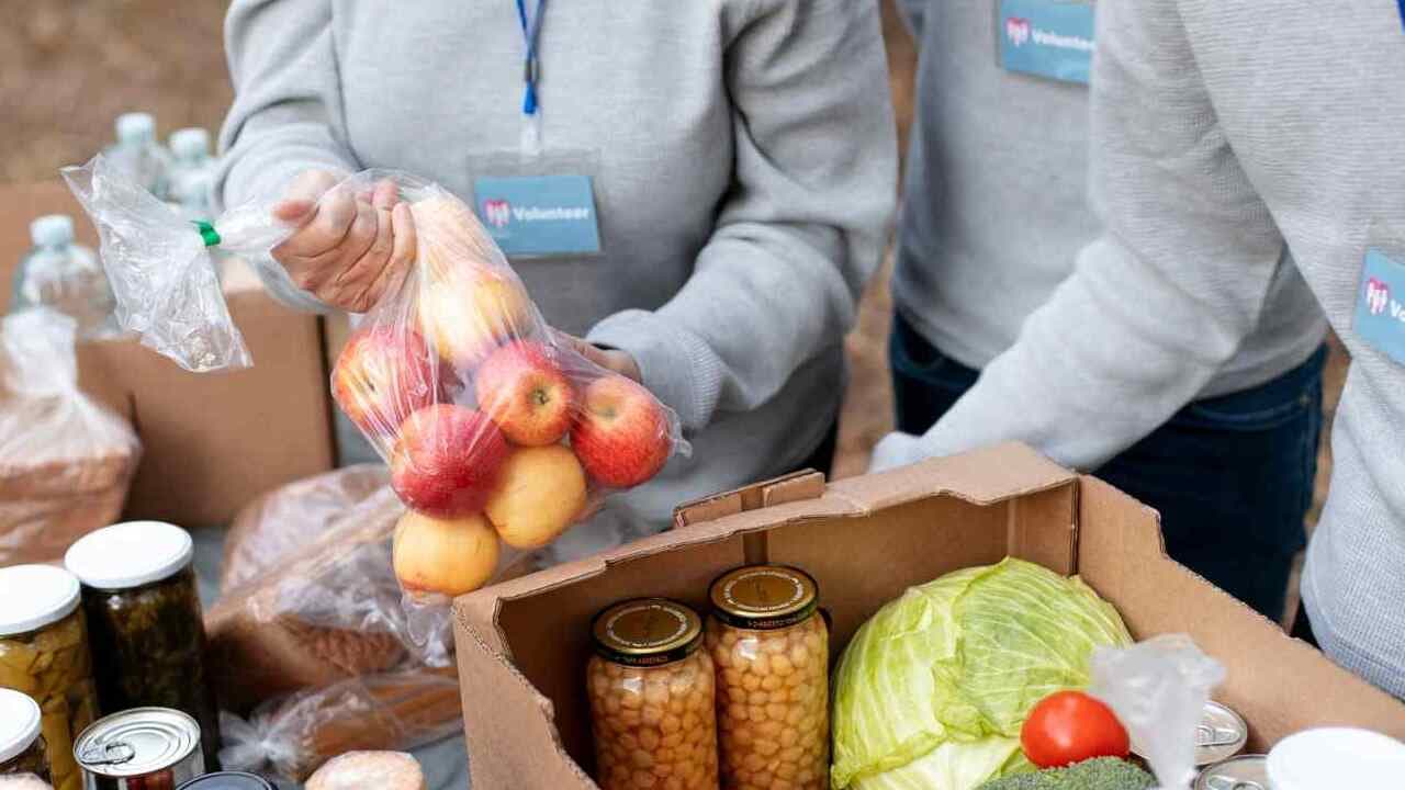 Le taux de pauvreté en France a progressé en 2021 pour s'établir à 14,5% de la population, selon l'Insee
