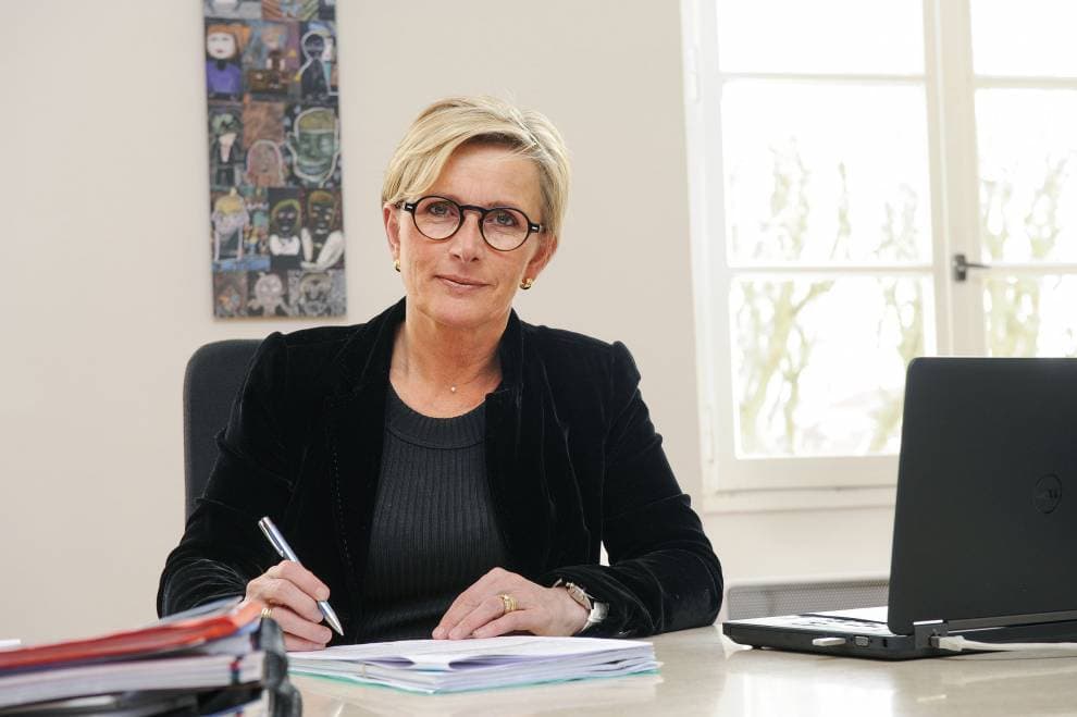 « Je me sens ignorée » : la maire de Romans-sur-Isère dénonce l'absence de l'État et d'Élisabeth Borne