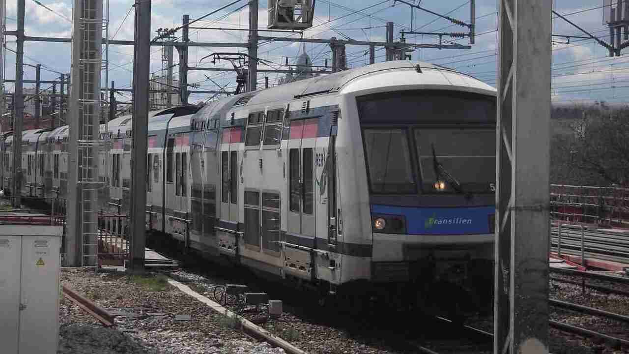 La RATP interdit aux agents du RER A de souhaiter « Joyeux Noël »